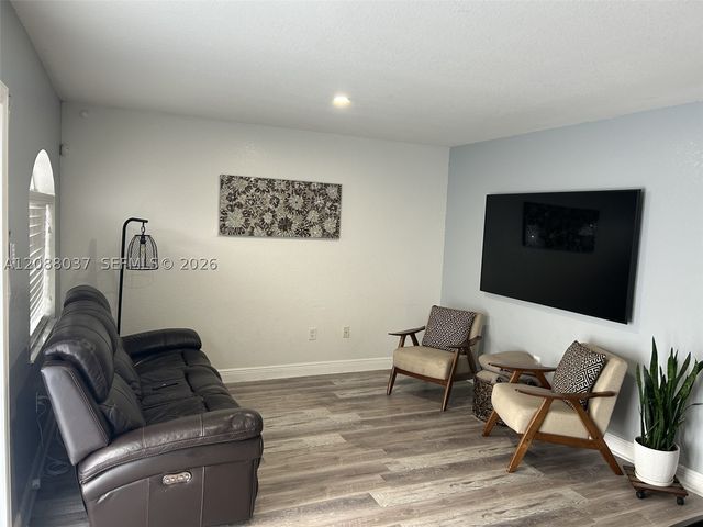 18859 NW 86th Ave 3305, Hialeah, FL 33015