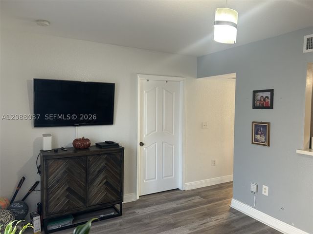 18859 NW 86th Ave 3305, Hialeah, FL 33015