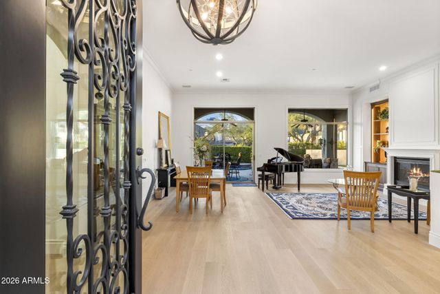 10952 E KORA Lane, Scottsdale, AZ 85255