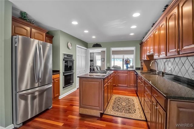 122 Hidden Ridge Common, Amherst, NY 14221