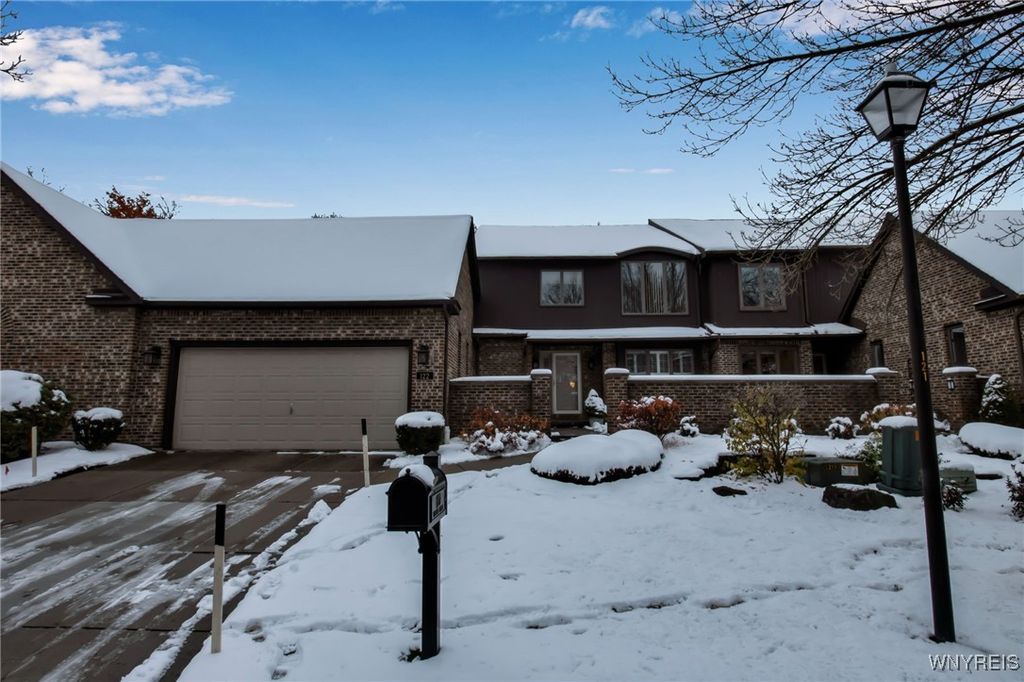 122 Hidden Ridge Common, Amherst, NY 14221