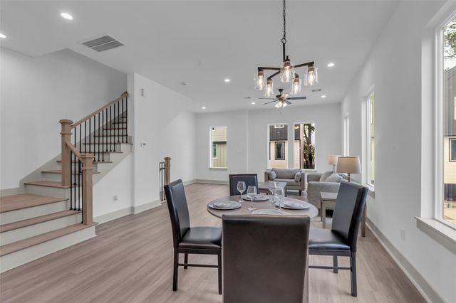 5302 Kindred Garden Lane A, Houston, TX 77091