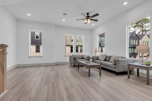 5302 Kindred Garden Lane A, Houston, TX 77091