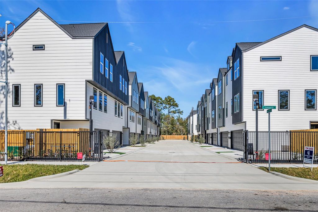 5302 Kindred Garden Lane A, Houston, TX 77091