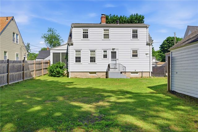 30 Hopkins Terrace, Cumberland, RI 02864