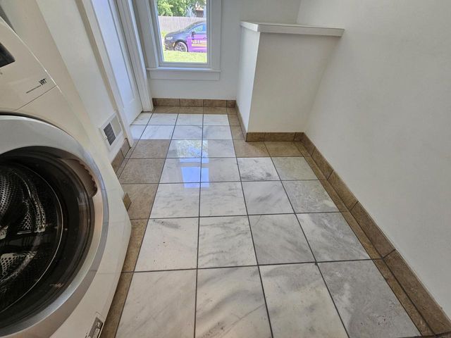 609 N Memorial DRIVE, Racine, WI 53404