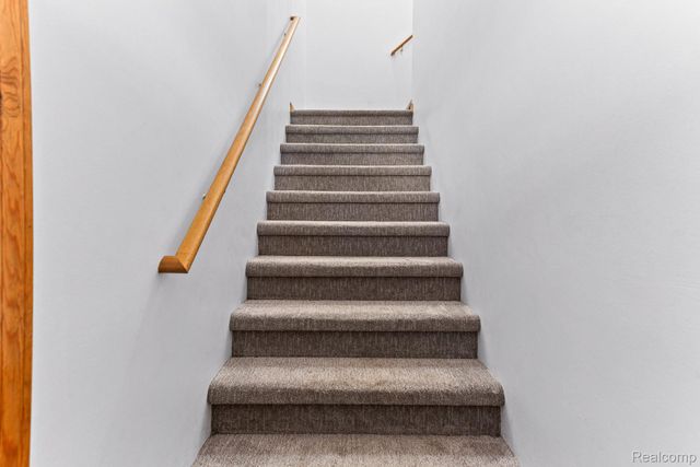 210 Marigold Circle, Westland, MI 48185