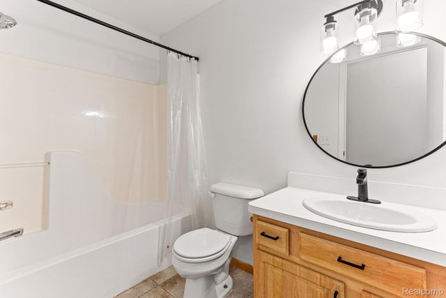 210 Marigold Circle, Westland, MI 48185