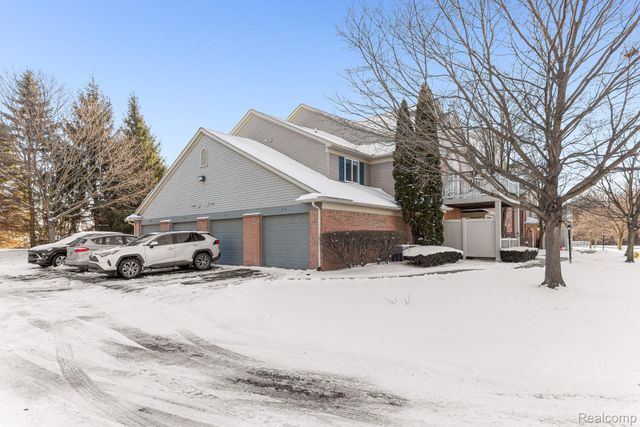 210 Marigold Circle, Westland, MI 48185