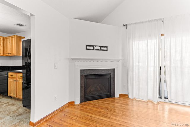 210 Marigold Circle, Westland, MI 48185