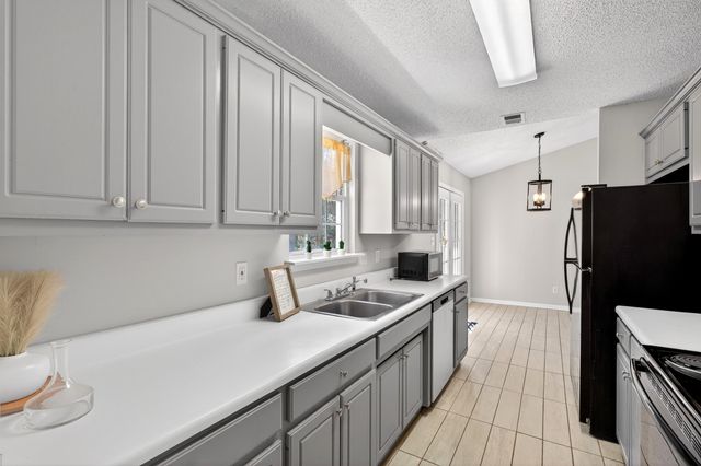 544 Holly Run Court, Spartanburg, SC 29303