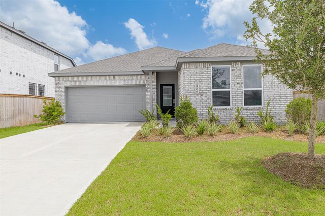 1906 Stargazer Ln, Angleton, TX 77515