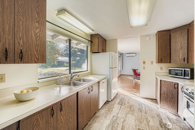3300 Carpenter Road SE #100, Lacey, WA 98503