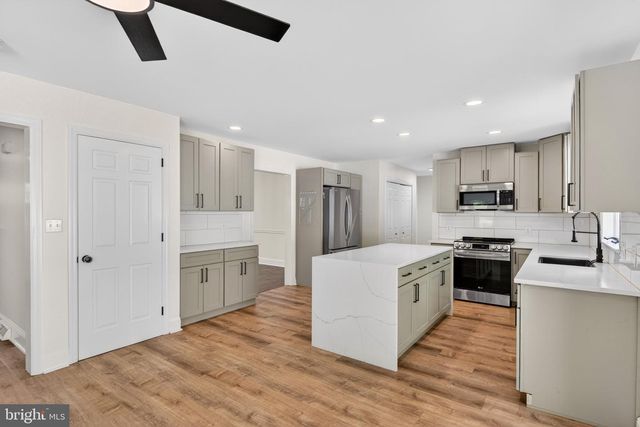 2620 VALLEY VIEW DR, Lancaster, PA 17601