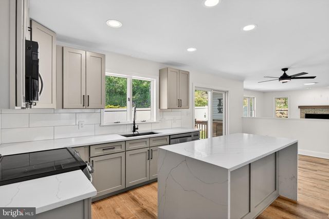 2620 VALLEY VIEW DR, Lancaster, PA 17601