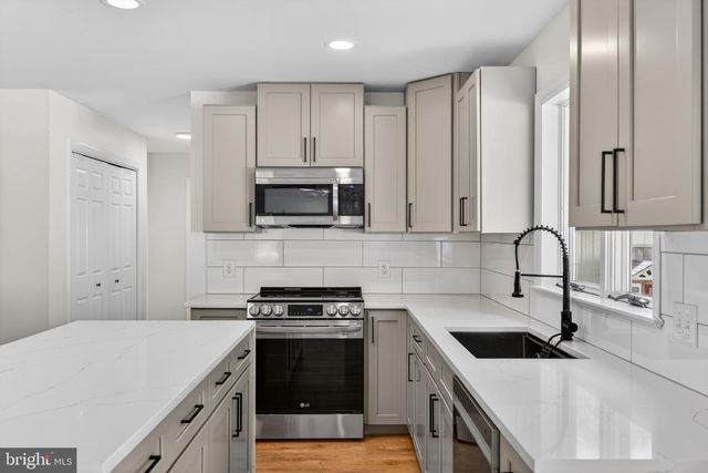 2620 VALLEY VIEW DR, Lancaster, PA 17601
