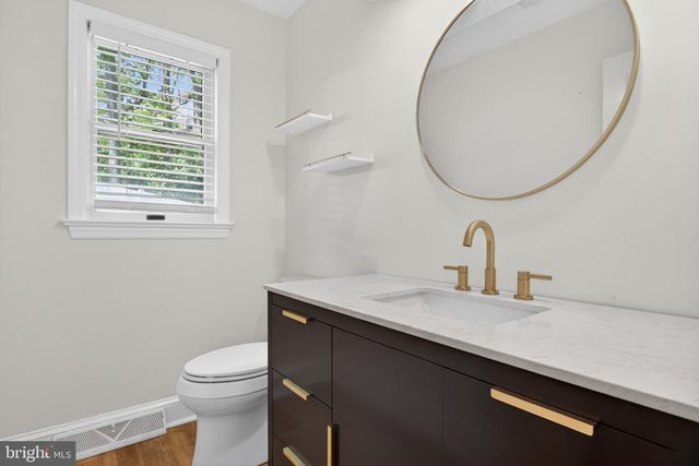 2620 VALLEY VIEW DR, Lancaster, PA 17601