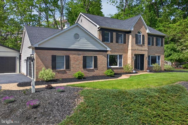 2620 VALLEY VIEW DR, Lancaster, PA 17601