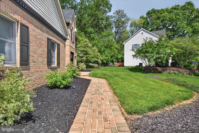 2620 VALLEY VIEW DR, Lancaster, PA 17601