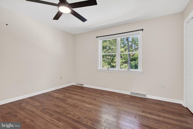 2620 VALLEY VIEW DR, Lancaster, PA 17601