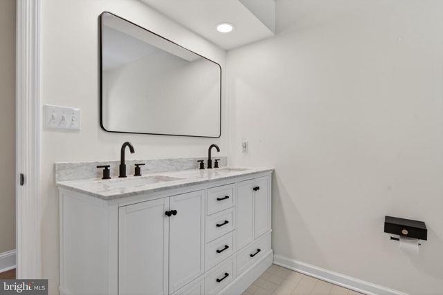 2620 VALLEY VIEW DR, Lancaster, PA 17601
