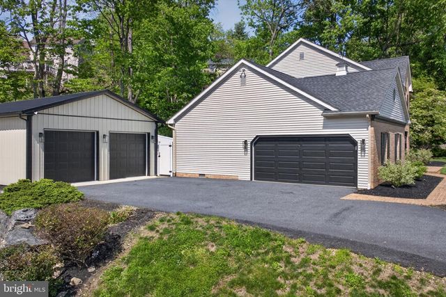 2620 VALLEY VIEW DR, Lancaster, PA 17601