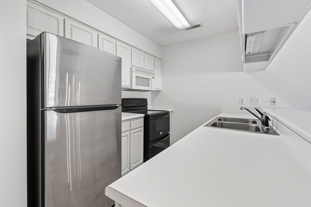 659 Woodmoor Dr Unit 302, Murrells Inlet, SC 29576 — photo 4