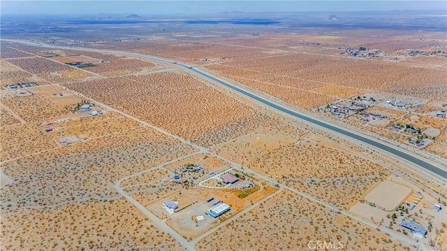 3789 Luna Road, Phelan, CA 92371