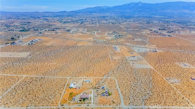 3789 Luna Road, Phelan, CA 92371