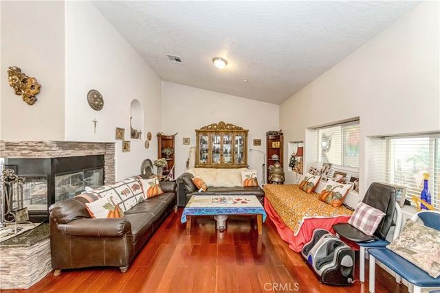 3789 Luna Road, Phelan, CA 92371
