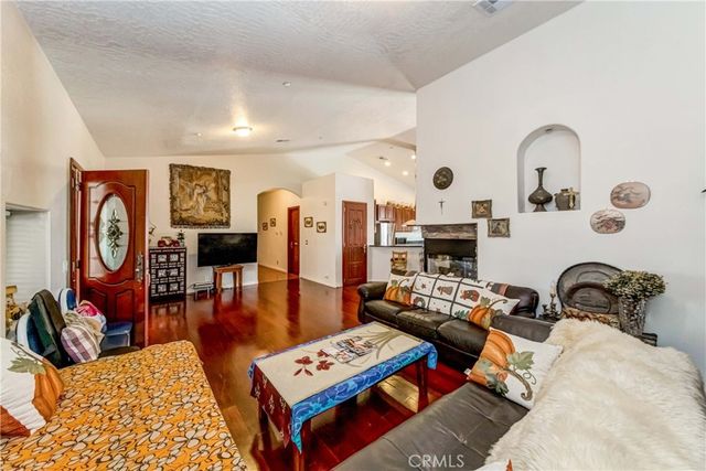 3789 Luna Road, Phelan, CA 92371