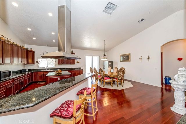 3789 Luna Road, Phelan, CA 92371
