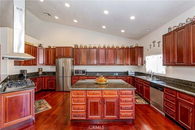 3789 Luna Road, Phelan, CA 92371