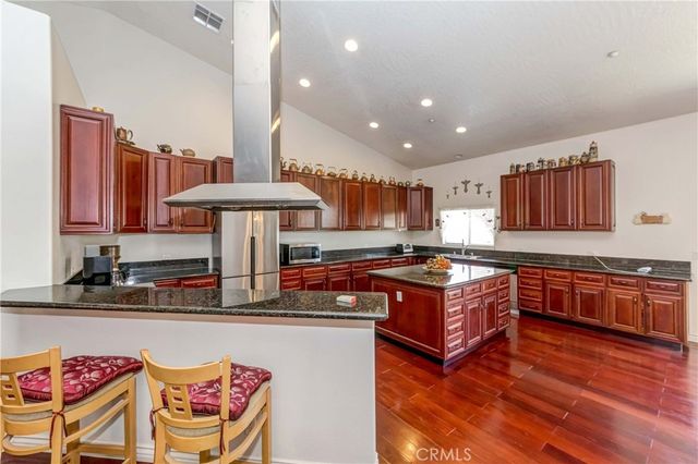 3789 Luna Road, Phelan, CA 92371
