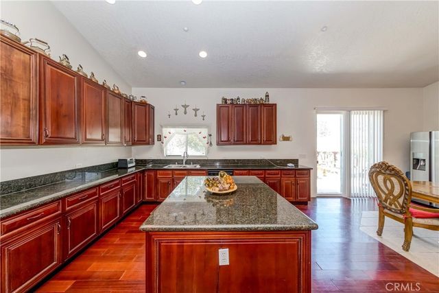 3789 Luna Road, Phelan, CA 92371
