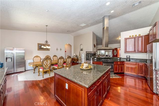 3789 Luna Road, Phelan, CA 92371