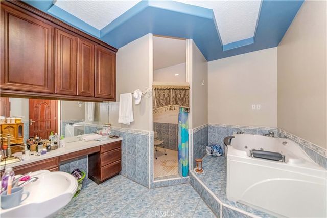 3789 Luna Road, Phelan, CA 92371