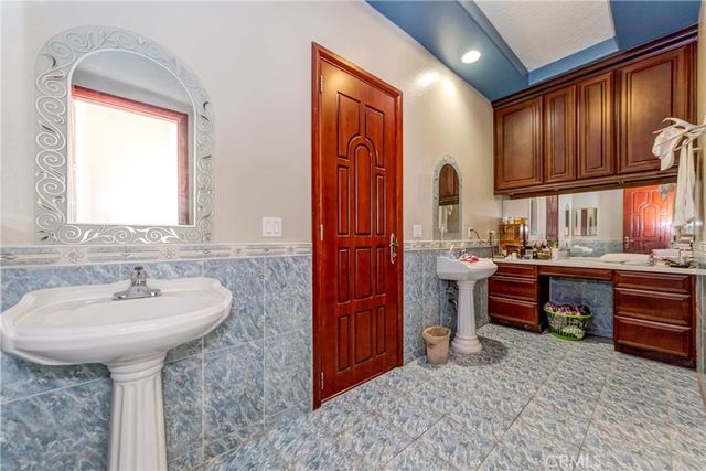 3789 Luna Road, Phelan, CA 92371