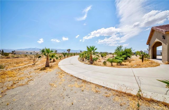 3789 Luna Road, Phelan, CA 92371