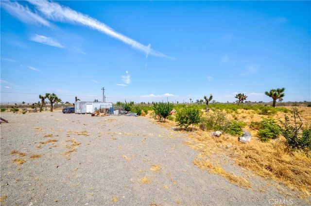 3789 Luna Road, Phelan, CA 92371
