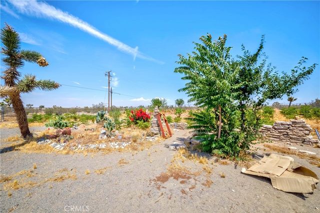 3789 Luna Road, Phelan, CA 92371