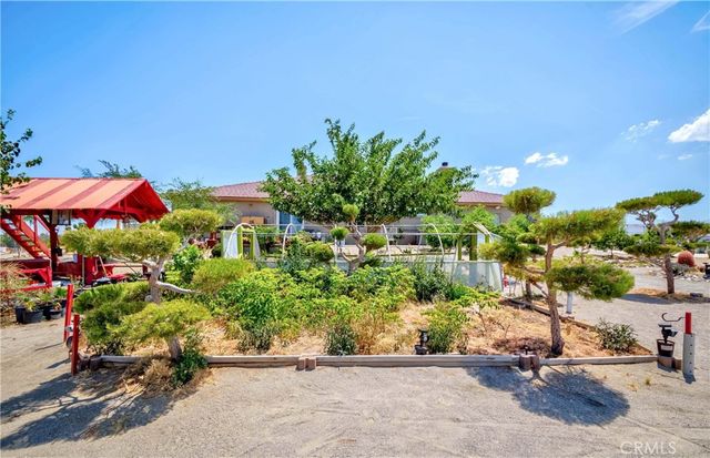 3789 Luna Road, Phelan, CA 92371