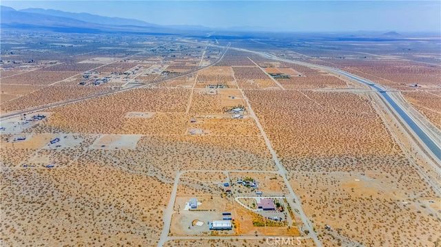 3789 Luna Road, Phelan, CA 92371