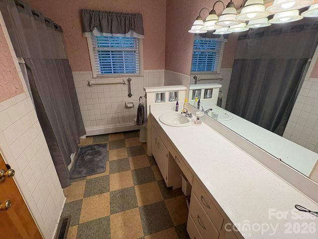 730 Harris Avenue NW, Valdese, NC 28690