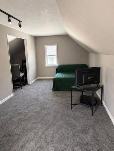 1712 Arlington Avenue E, Saint Paul, MN 55106