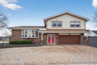 1000 S Na Wa Ta Avenue, Mount Prospect, IL 60056