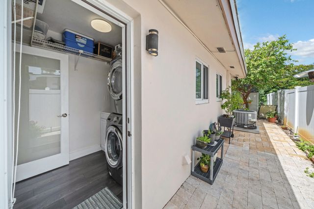 3291-3293 NE 18th Terrace 1-2, Oakland Park, FL 33306