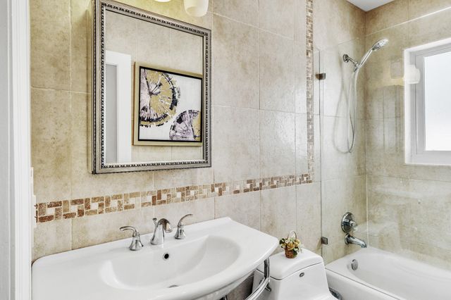 3291-3293 NE 18th Terrace 1-2, Oakland Park, FL 33306