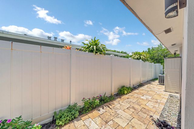 3291-3293 NE 18th Terrace 1-2, Oakland Park, FL 33306