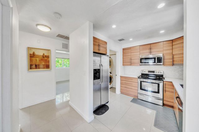 3291-3293 NE 18th Terrace 1-2, Oakland Park, FL 33306